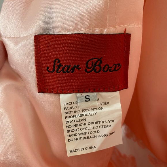 Short formal dress - Picture 3 of 3